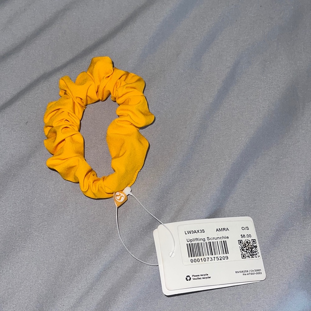 Lululemon scrunchie